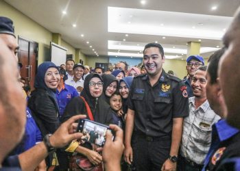 Hadiri Pelantikan DPD Nasdem Deliserdang, Prananda Jadi Rebutan Warga Berswafoto