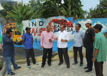 Akhyar Berwefie Ria bersama Camat, Kadis dan Warga di Seni Mural Medan Johor