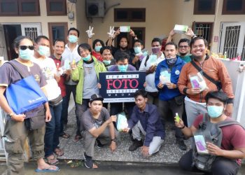 Cegah Penularan COVID-19 Saat Liputan, PFI Medan Bagikan Masker Hingga Vitamin Kepada Anggota