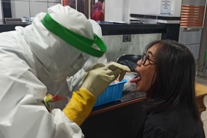 BRI Cabang Medan Thamrin Lakukan Swab Test