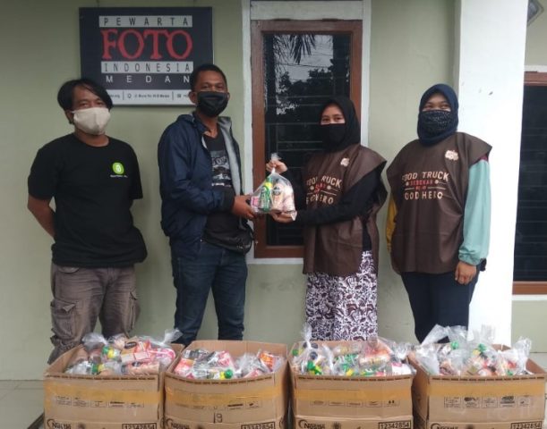Food Truck Sedekah Salurkan Bantuan Produk Nestle Untuk PFI Medan