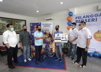 ACC Serahkan Hadiah Sepeda Brompton Kepada Pemenang di Medan