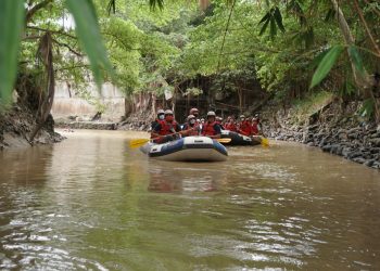 Sejumlah Lembaga Gelar Aksi Bersih Sungai di Medan