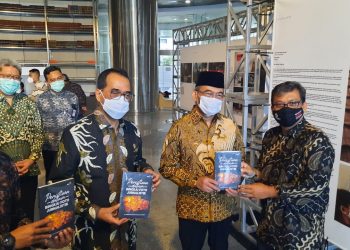 Menteri PMK, Muhajir Effendi Apresiasi Buku Foto Jurnalistik Karya Said Harahap