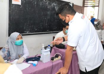 Bobby Nasution Tinjau Vaksinasi Anak, Orang Tua Siswa Mengaku Bersyukur Anaknya Di Vaksin