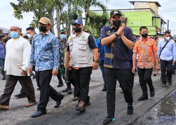 Bobby Nasution Tinjau Drainase Di Jalan Bajak II, Keluhan Warga Langsung Ditindaklanjuti