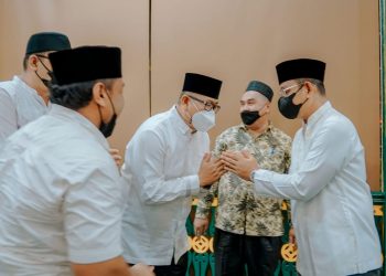Suasana Kidmat dan Khusyuk begitu terasa dalam Sholat tarawih berjamaah di Pendopo Rumah Dinas Wali Kota Medan