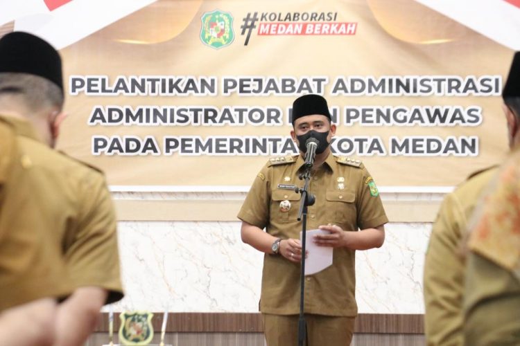 Lantik 33 Pejabat Bidang Kesehatan, Bobby Nasution Tekankan Peningkatan Kualitas Pelayanan