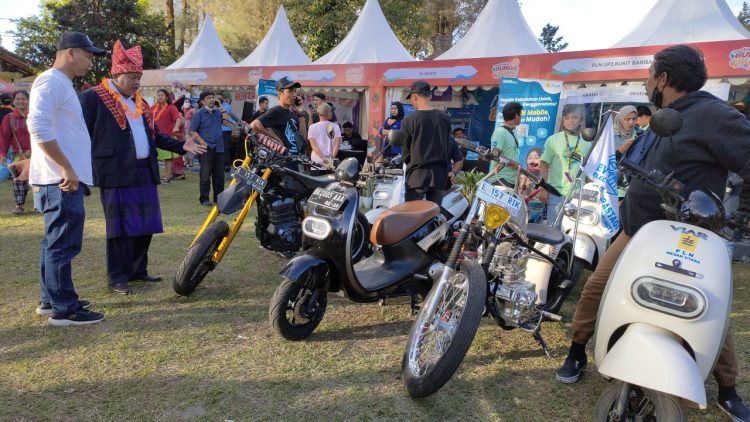PLN UIW Sumatera Utara Sukseskan Festival Bunga dan Buah di Karo
