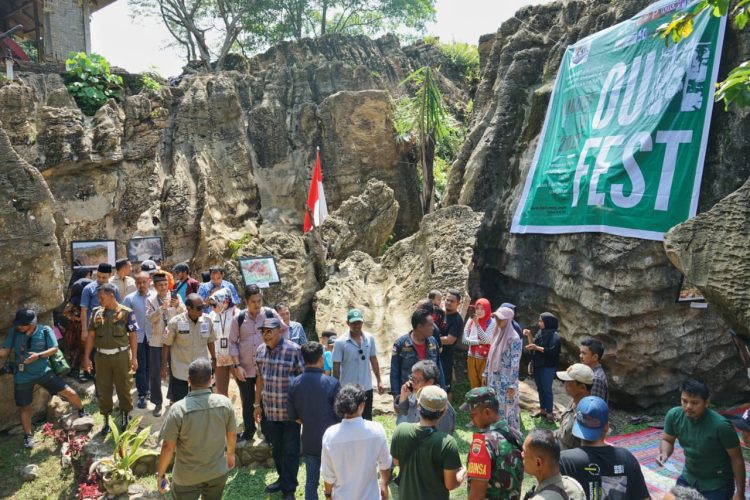 Festival Orangutan di Rock Island Bukit Lawang, Plt Bupati Langkat: Kita Jaga Kelestarian Ekosistem Untuk Mendongkrak Kebangkitan Pariwisata