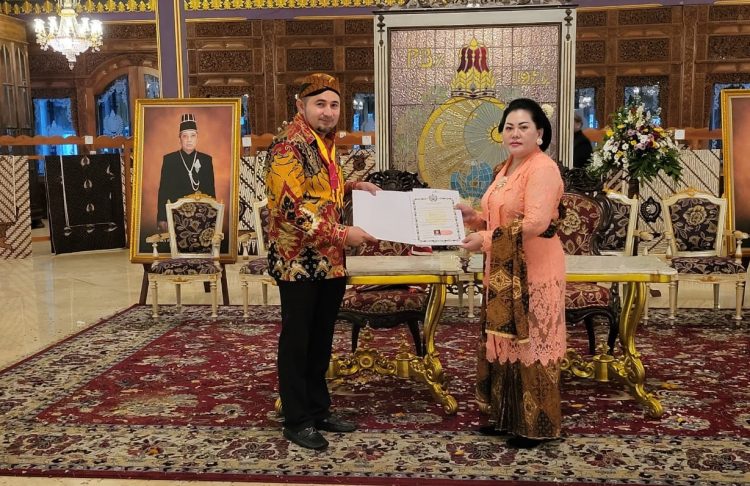 Tokoh Pemuda Sumatera Utara Ricky Syahputra Joyodipuro Terima Gelar Bangsawan dari Keraton Surakarta