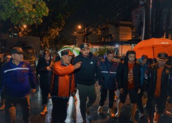 Bobby Nasution Tinjau Banjir Jalan Perjuangan, Pastikan Warga Aman & Dilayani Dengan Baik