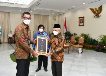 PLN Raih 15 Penghargaan Proper Emas dan CEO Green Leadership Utama, Terbaik Sepanjang Sejarah