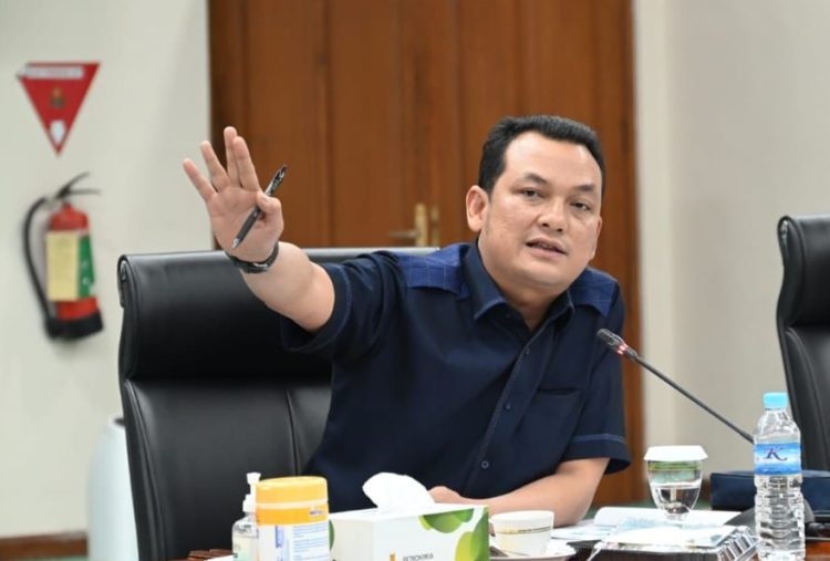 Martin Manurung Minta Pertamina Evaluasi Seluruh Kilang dan Depo