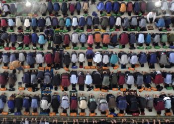 Salat Berjamaah Santri di Bulan Ramadan