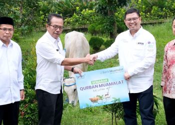 Bank Muamalat Serahkan Hewan Kurban