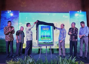 Arcandra Tahar Terbitkan Buku “Public Interest in Energy Sector”