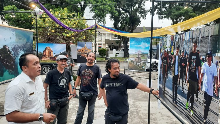 Wakil Wali Kota Medan Kunjungi Pameran Foto Destinasi Utara di Medan