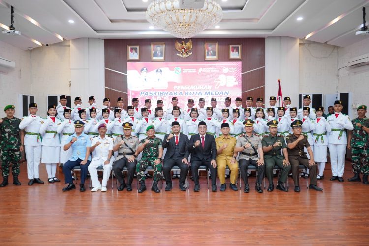 Kukuhkan 42 Anggota Paskibraka, Bobby Nasution: Jadikan Diri, Keluarga & Sekolah Bangga
