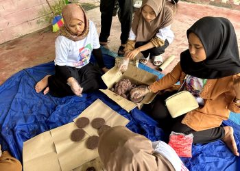 Srikandi Ganjar Sumut Gelar Pelatihan Membuat Belacan Bersama Milenial di Asahan