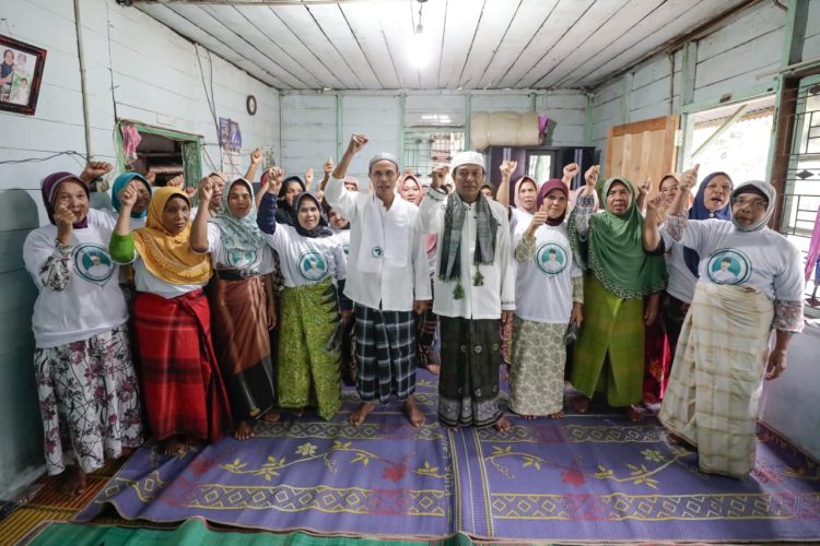 Tuan Guru Ganjar Ajarkan Salat Rawatib Kepada Ibu-ibu Majelis Taklim di Tapanuli Selatan