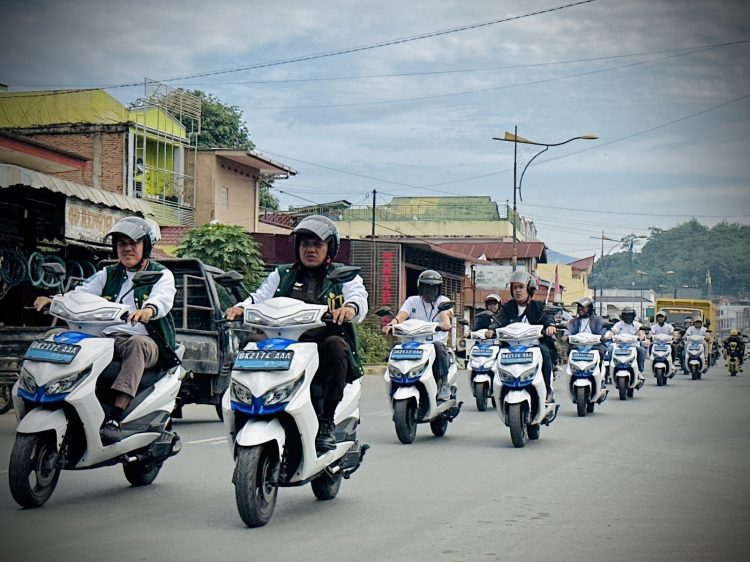 Kampanyekan Upaya Penurunan Polusi, PLN Unit Induk Distribusi Sumatera Utara Gelar Konvoi Kendaraan Listrik