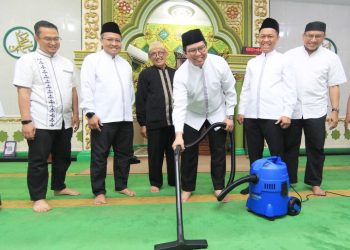 Bank Muamalat Gelar Aksi Sosial Gerakan Bersih Masjid