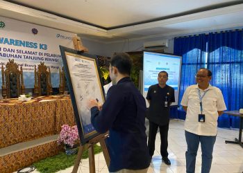 Budayakan Keselamatan , Pelindo Berikan Awareness K3 Kepada Ratusan TKBM Di Pelabuhan Tanjung Wangi