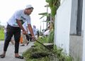 Usbat Ganjar Gotong-Royong Bareng Warga Bersihkan Lingkungan di Deli Serdang