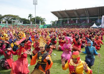 Tarian Multi Etnis Guru di Medan Berhasil Pecahkan Rekor MURI Dunia