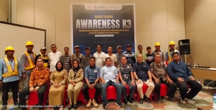 Pelindo Cabang Tanjung Balai Asahan Gelar Awareness K3 dan Beri APD untuk TKBM Pelabuhan Teluk Nibung