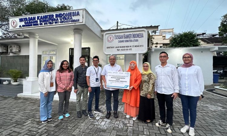 Hari Kanker Indonesia, Pelindo Multi Terminal Serahkan Bantuan ke YKI Sumut