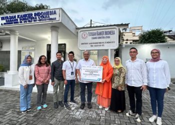 Hari Kanker Indonesia, Pelindo Multi Terminal Serahkan Bantuan ke YKI Sumut