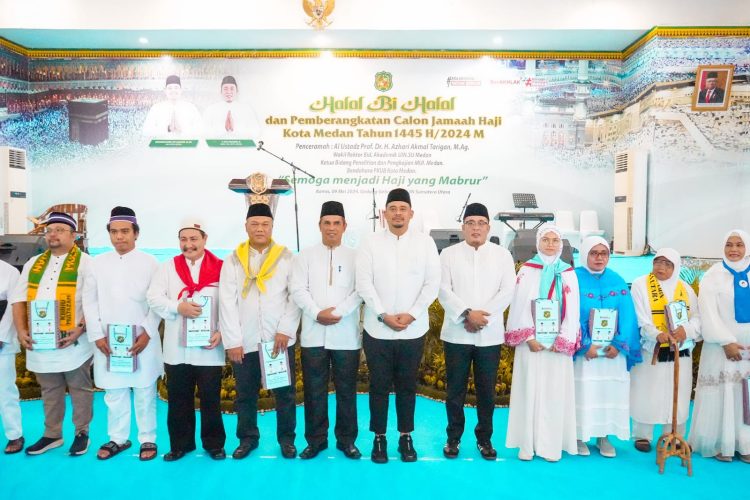 Lepas 2.482 Calhaj Asal Medan, Bobby Nasution Minta Camat Jaga dan Perhatikan Keluarga Jamaah
