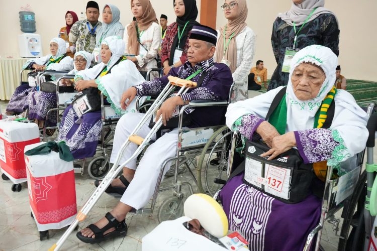 Lepas 348 Calhaj Kloter IV, Bobby Nasution Titip Doa agar Medan Diberi Keberkahan