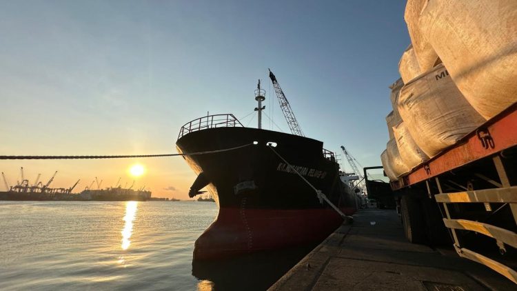 Pelindo Multi Terminal Branch Jamrud Nilam Mirah Surabaya Catat Kinerja Positif