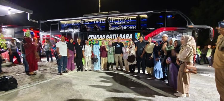 Puluhan Ahli Waris 11 Zuriat Kedatukan Se-Batubara Diberangkatkan ke Siak