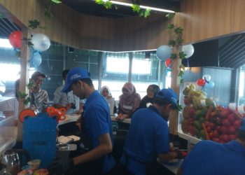 Pembangunan Berkelanjutan, PTP Nonpetikemas Salurkan Dana TJSL ke Program Lingkungan, Ekonomi dan Sosial