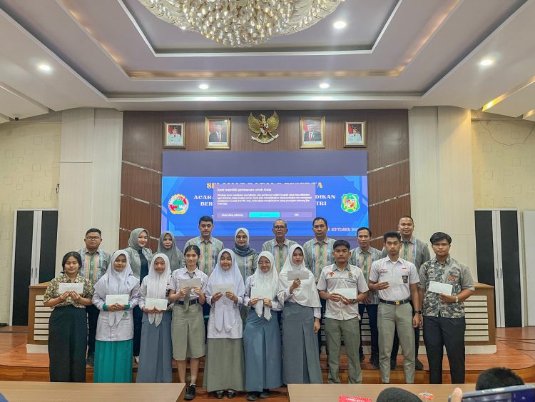 KPRI Pemko Medan Serahkan Beasiswa kepada 239 Pelajar Berprestasi