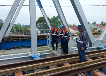 Dukung Pelestarian Lingkungan, KAI Sumut Ganti Bantalan Kayu dengan Sintetis