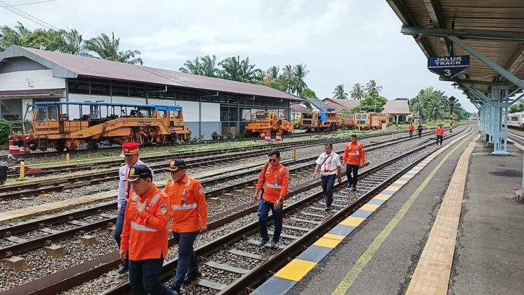 Antisipasi Musim Penghujan, Manajemen KAI Divre I Sumut Cek Lintas Medan-Rantauprapat