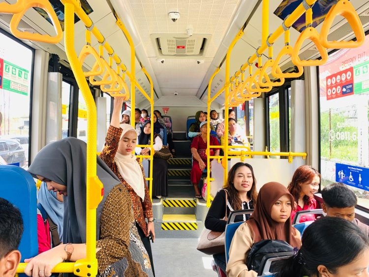 Bus Listrik Transportasi Massal Modern dan Ramah Lingkungan