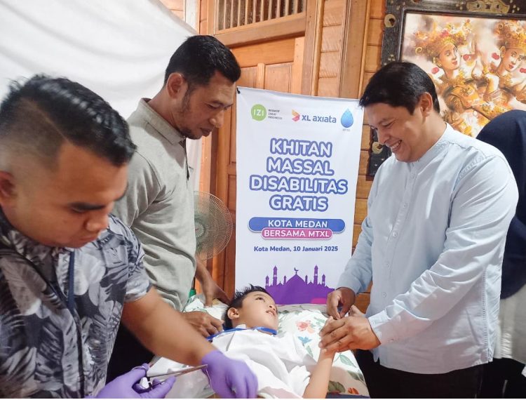 Karyawan XL Axiata Gelar Khitanan Puluhan Penyandang Disabilitas