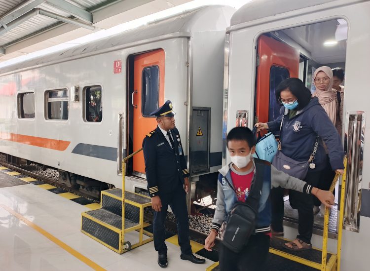 Grafik Perjalanan Kereta Api yang Baru Berlaku 1 Februari 2025