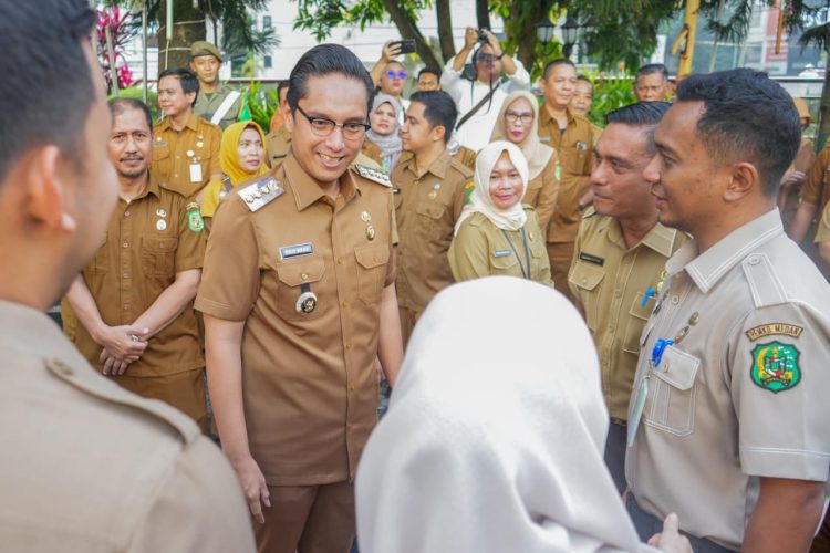 Wali Kota Rico Waas Sebut Pejabat Pemko Harus Bisa Sejalan dengan Visi Misi