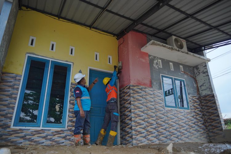 PLN UID Sumatera Utara Pastikan Kelistrikan Aman Pasca-Banjir di Parapat, Simalungun