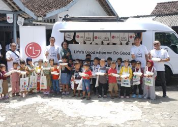 Program Lebaran Sehat, LG Bagikan 1.000 Paket Makanan dan Cek Kesehatan Gratis di DIY