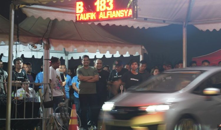 Gubernur Bobby Nasution menyemangati pembalap muda di Night Race 2025 Medan.