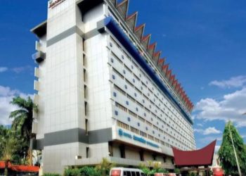 Sengketa Hotel Danau Toba International berdampak pada aktivitas bisnis di gedung utama PT HDTI, Medan