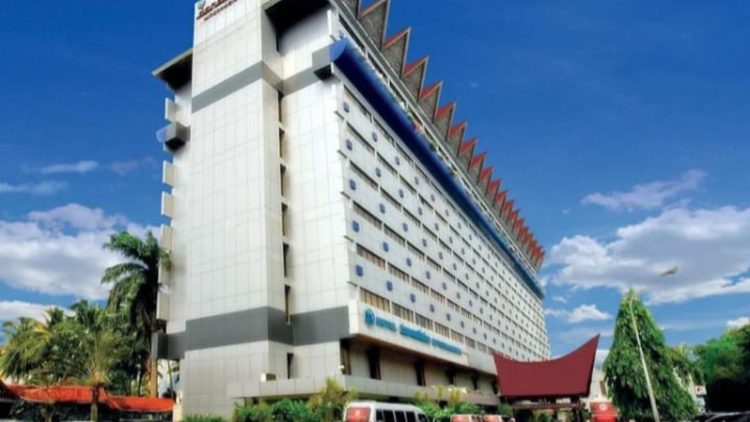 Sengketa Hotel Danau Toba International berdampak pada aktivitas bisnis di gedung utama PT HDTI, Medan